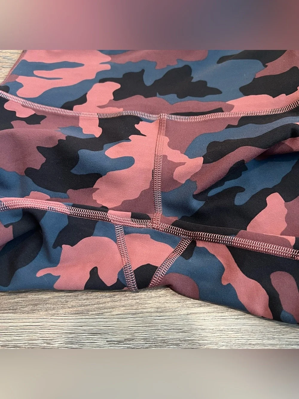 Lululemon Wunder Train High-Rise Tight 25” Heritage 365 Camo Smoky Red Night 4
